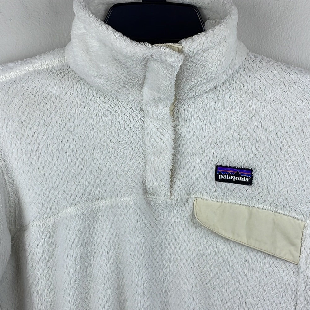 Patagonia 1/4 Button Pullover White With Cream Front Pocket Size Medium